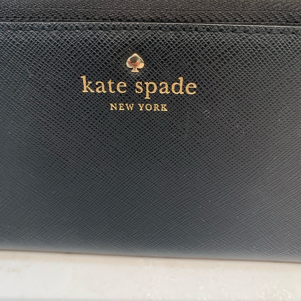 Kate Spade Black Saffiano Vegan Zip Around Wristlet Clutch​ - Picture 2 of 7